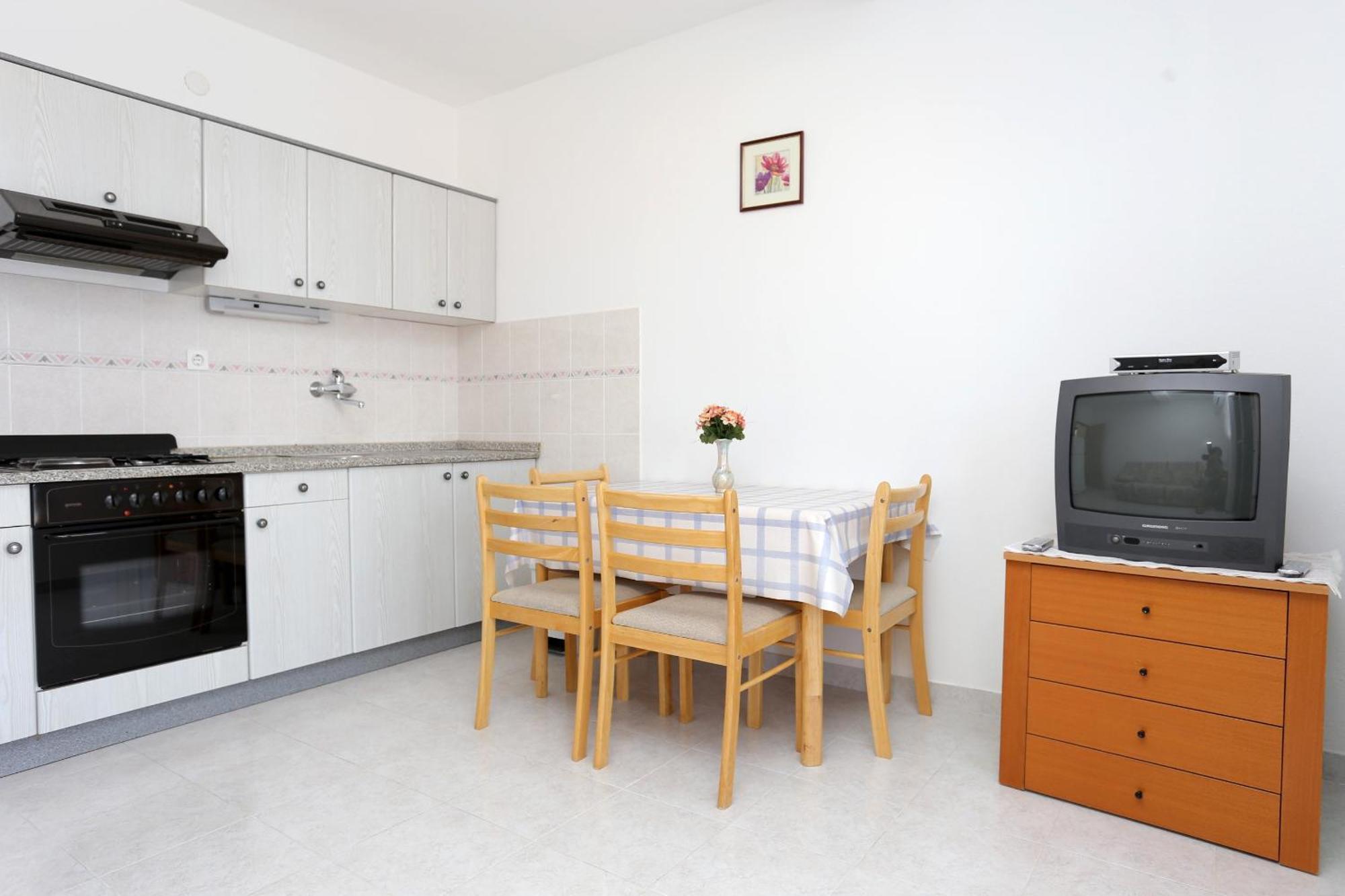 Family Friendly Seaside Apartments Razanj, Rogoznica - 10373 Oda fotoğraf