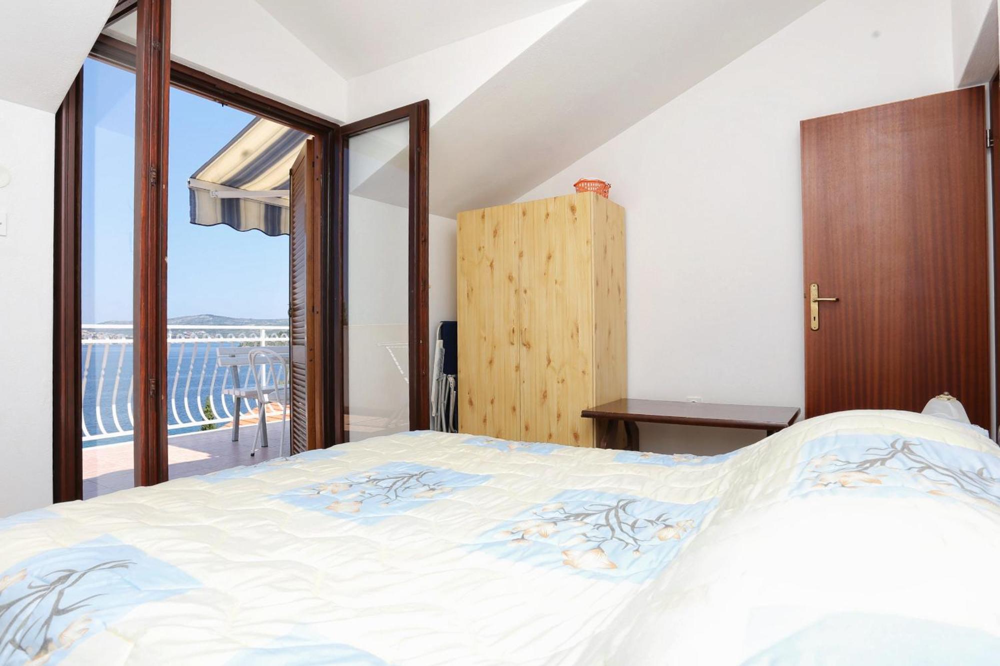 Family Friendly Seaside Apartments Razanj, Rogoznica - 10373 Oda fotoğraf