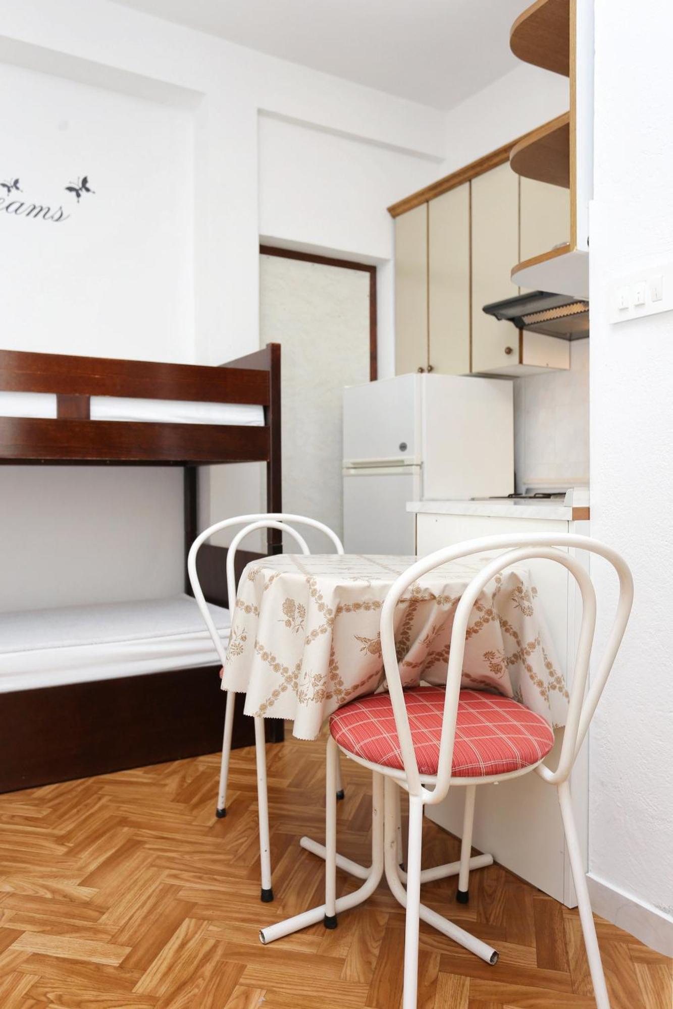 Family Friendly Seaside Apartments Razanj, Rogoznica - 10373 Oda fotoğraf
